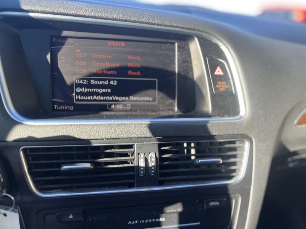 2012 Audi Q5 Image 12