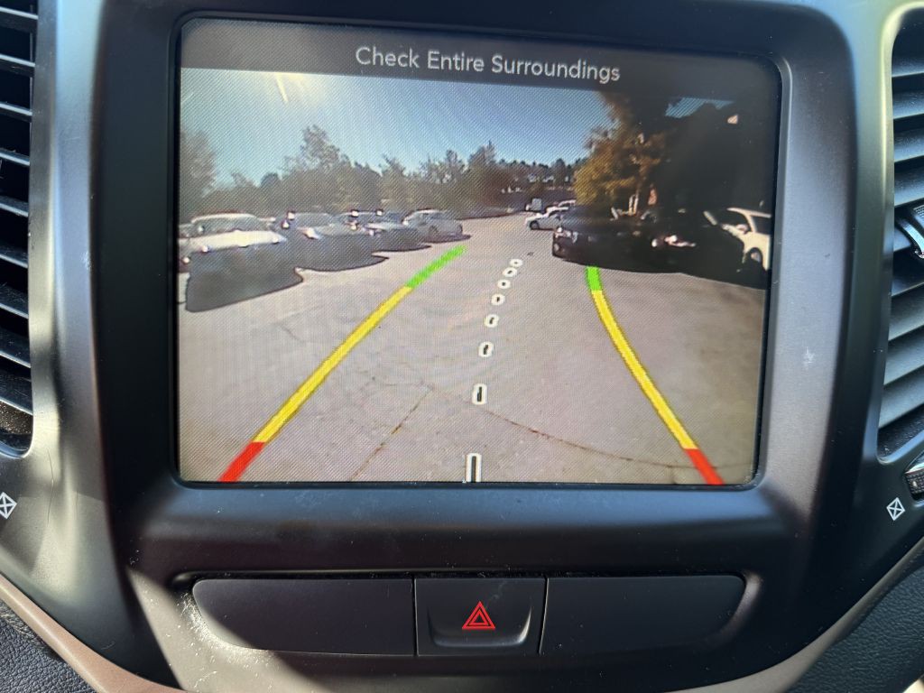 2015 Jeep Cherokee Image 10