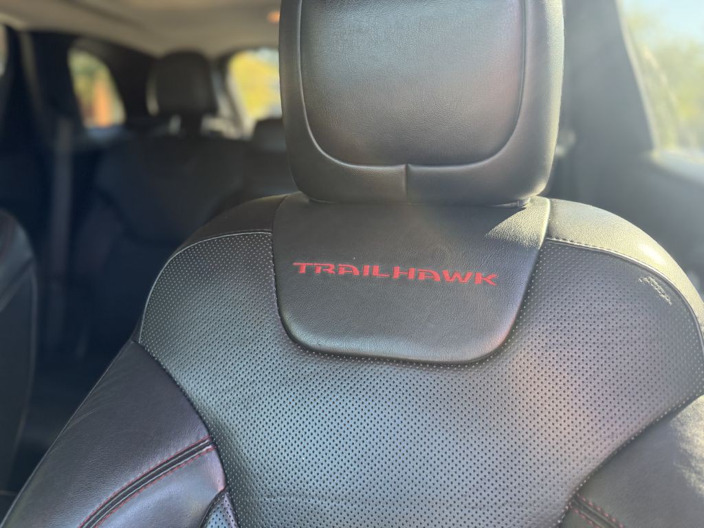 2015 Jeep Cherokee Image 11