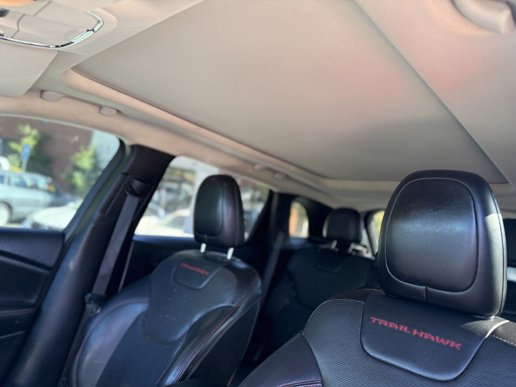 2015 Jeep Cherokee Image 14