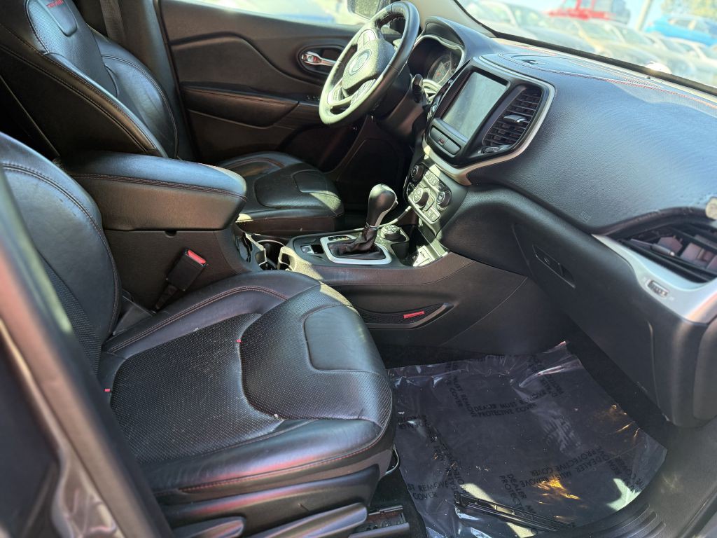 2015 Jeep Cherokee Image 16