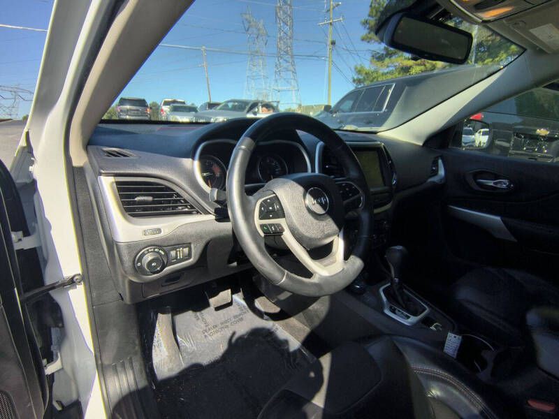 2018 Jeep Cherokee Image 9