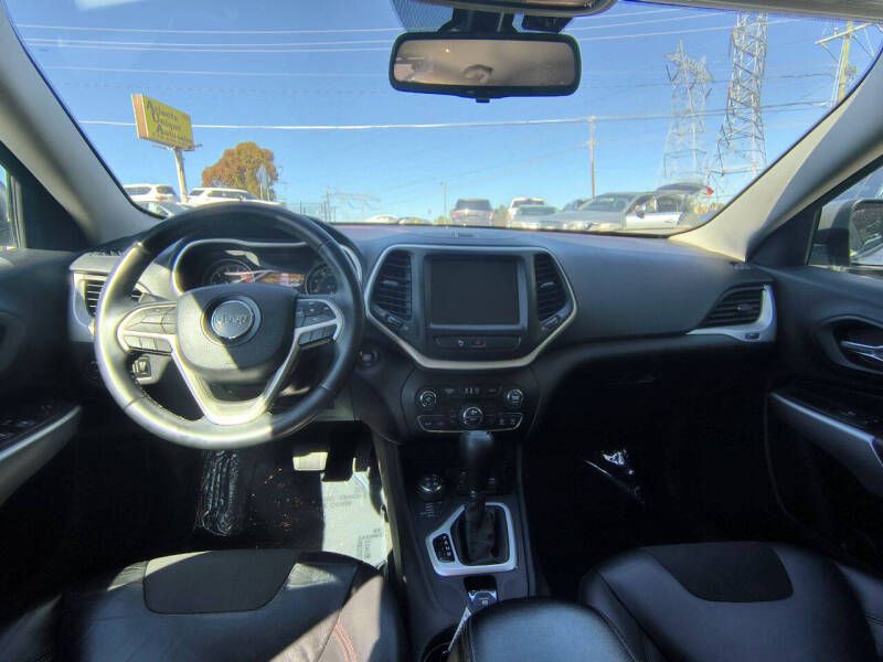 2018 Jeep Cherokee Image 15