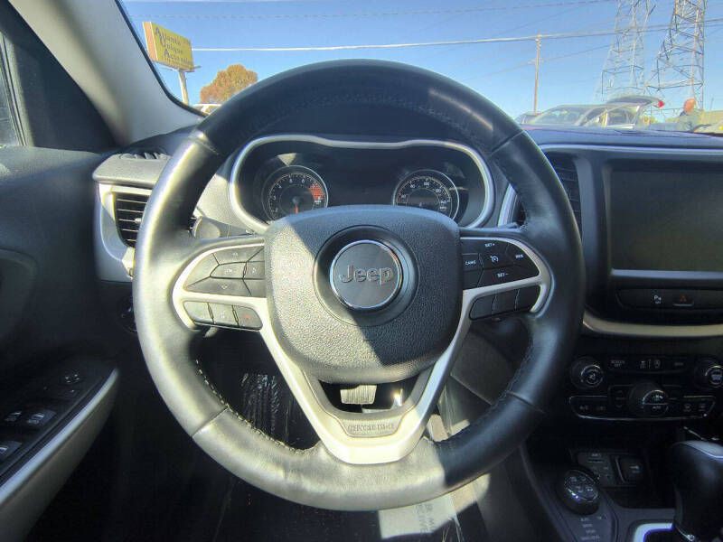 2018 Jeep Cherokee Image 16