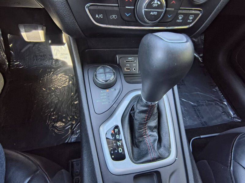 2018 Jeep Cherokee Image 20