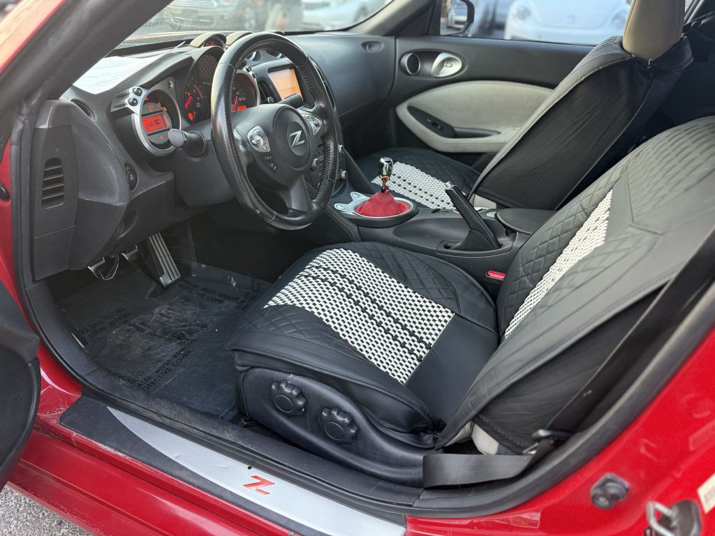 2009 Nissan 370Z Image 9