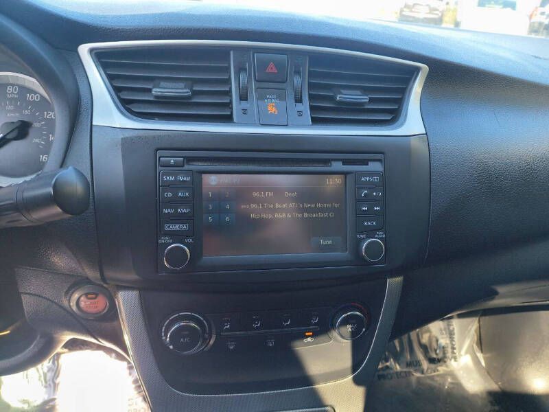 2015 Nissan Sentra Image 16