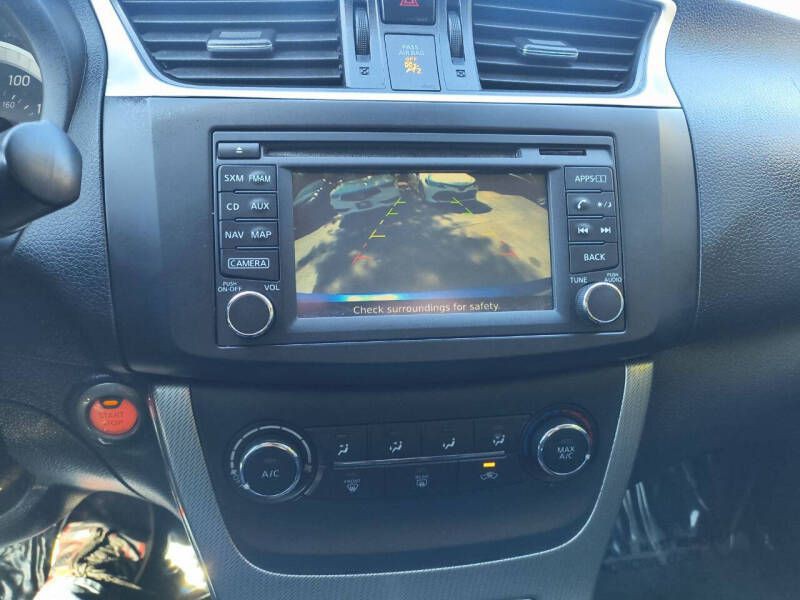 2015 Nissan Sentra Image 18
