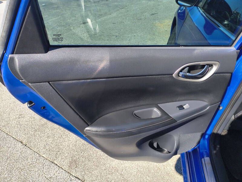 2015 Nissan Sentra Image 19