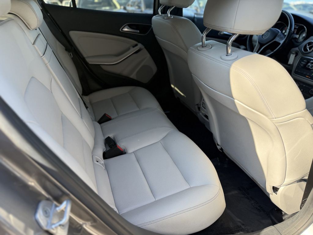 2015 Mercedes-Benz GLA-Class Image 13