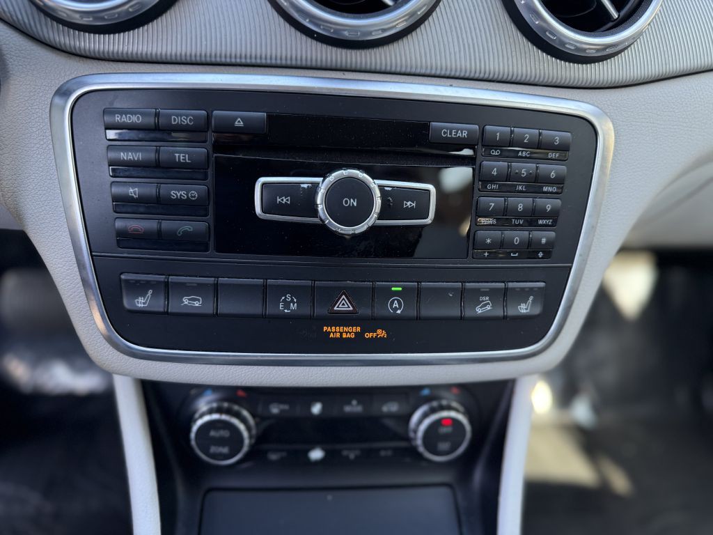 2015 Mercedes-Benz GLA-Class Image 16