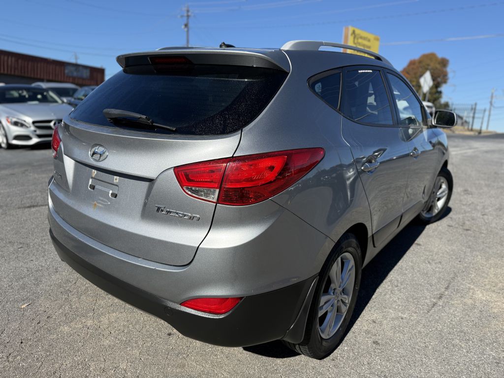 2011 Hyundai Tucson Image 4