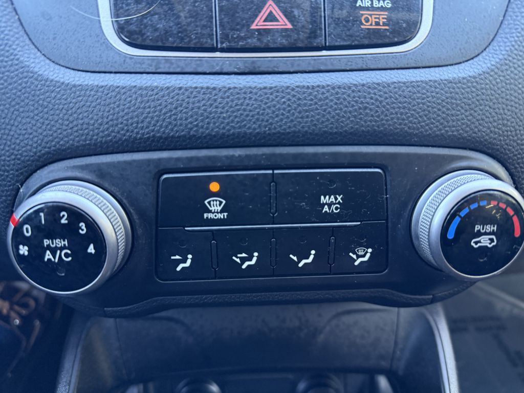 2011 Hyundai Tucson Image 9