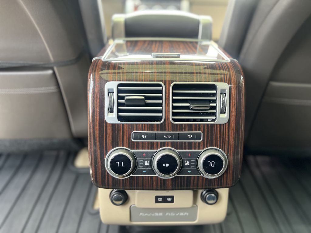 2017 Land Rover Range Rover Image 14