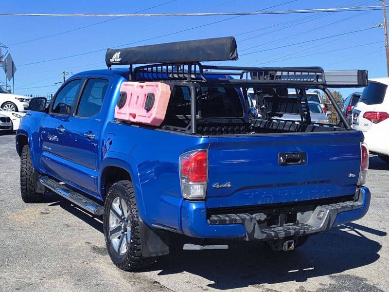 2016 Toyota Tacoma Image 8