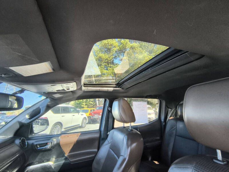 2016 Toyota Tacoma Image 11