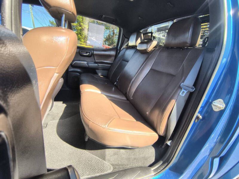 2016 Toyota Tacoma Image 13