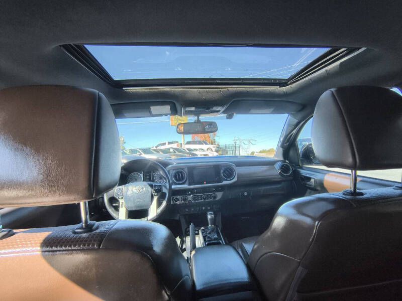 2016 Toyota Tacoma Image 15