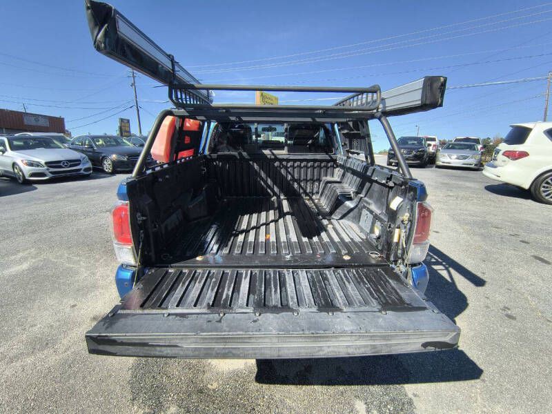 2016 Toyota Tacoma Image 16