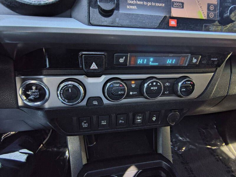 2016 Toyota Tacoma Image 22