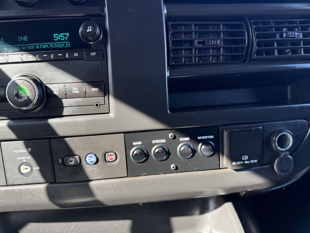 2015 Chevrolet Express Image 9