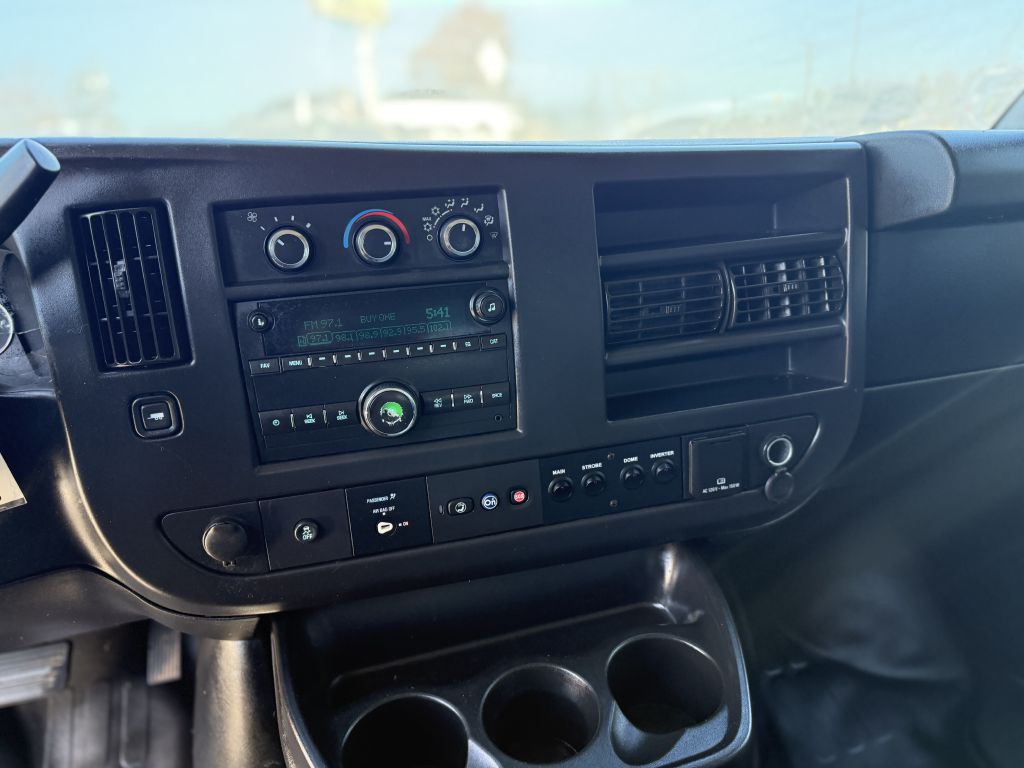 2015 Chevrolet Express Image 13