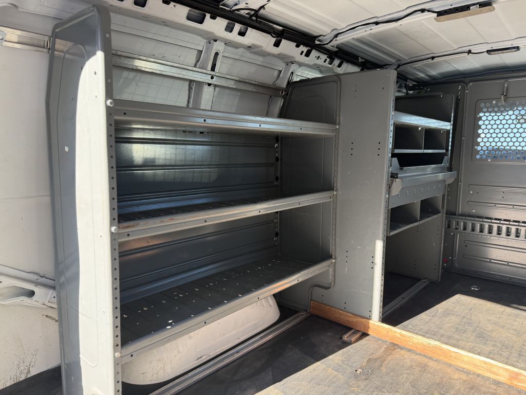 2015 Chevrolet Express Image 14