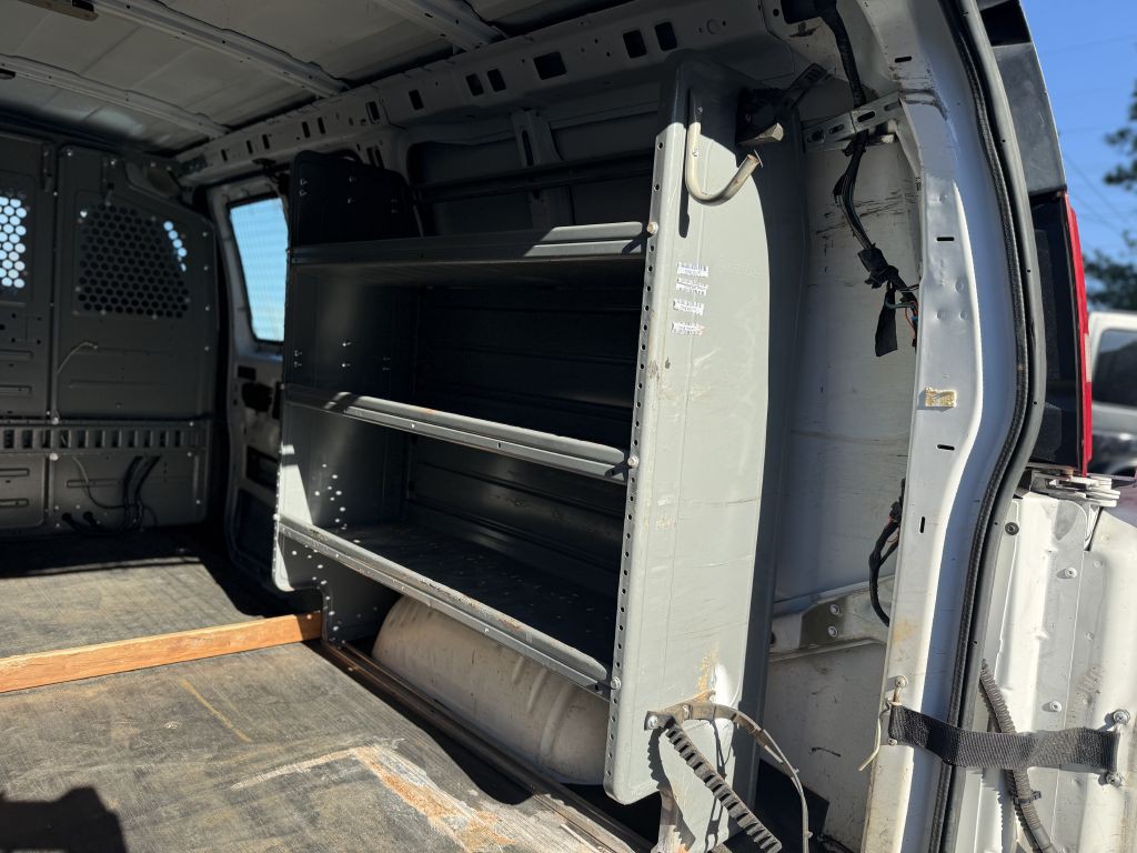 2015 Chevrolet Express Image 16