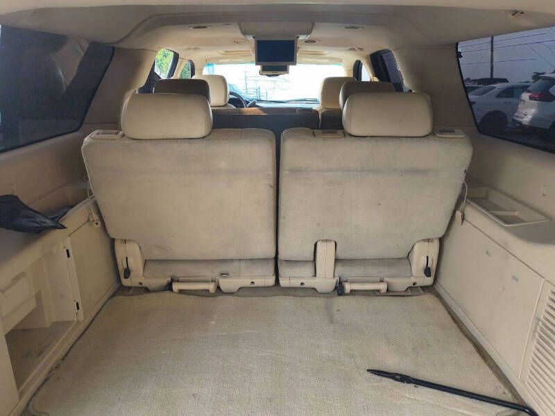 2007 Cadillac Escalade Image 16
