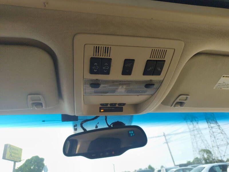 2007 Cadillac Escalade Image 20