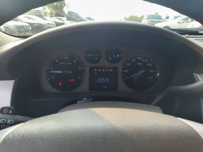 2007 Cadillac Escalade Image 21