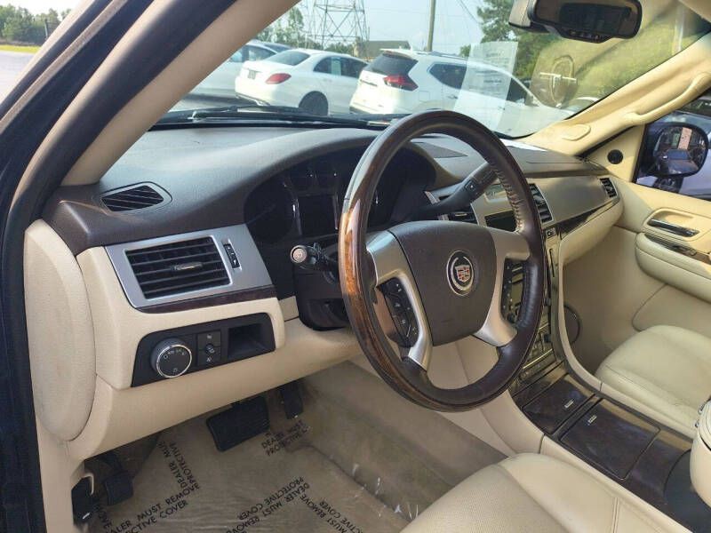 2007 Cadillac Escalade Image 10