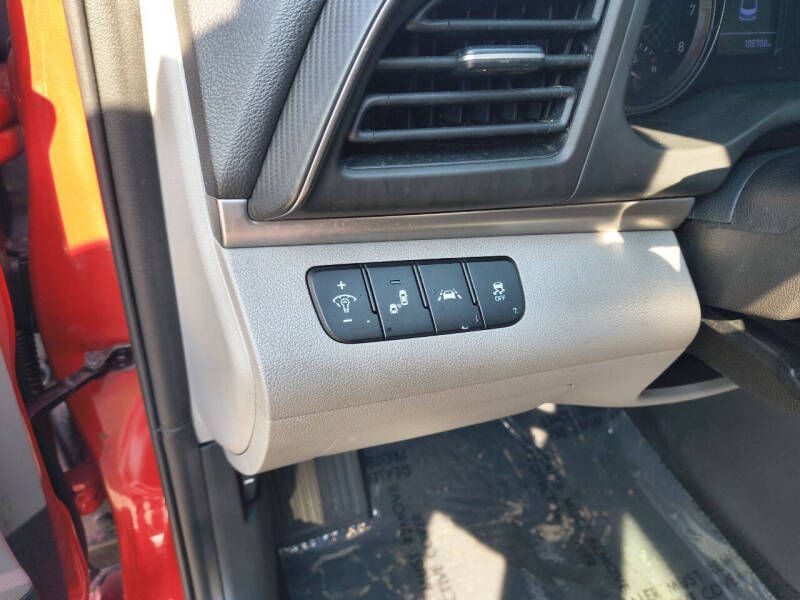 2020 Hyundai Elantra Image 15