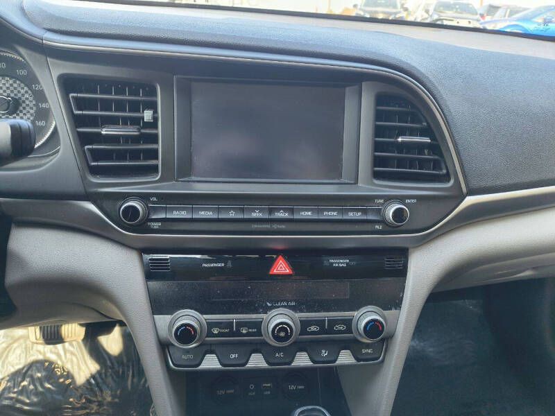 2020 Hyundai Elantra Image 18