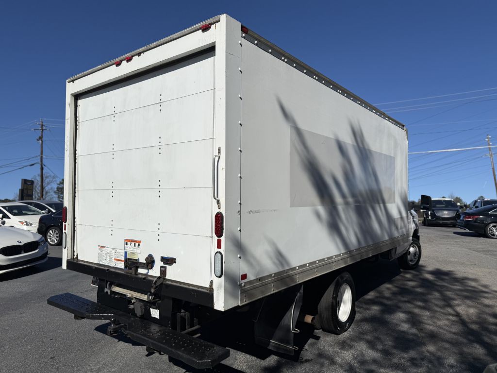 2017 Ford Econoline Image 5