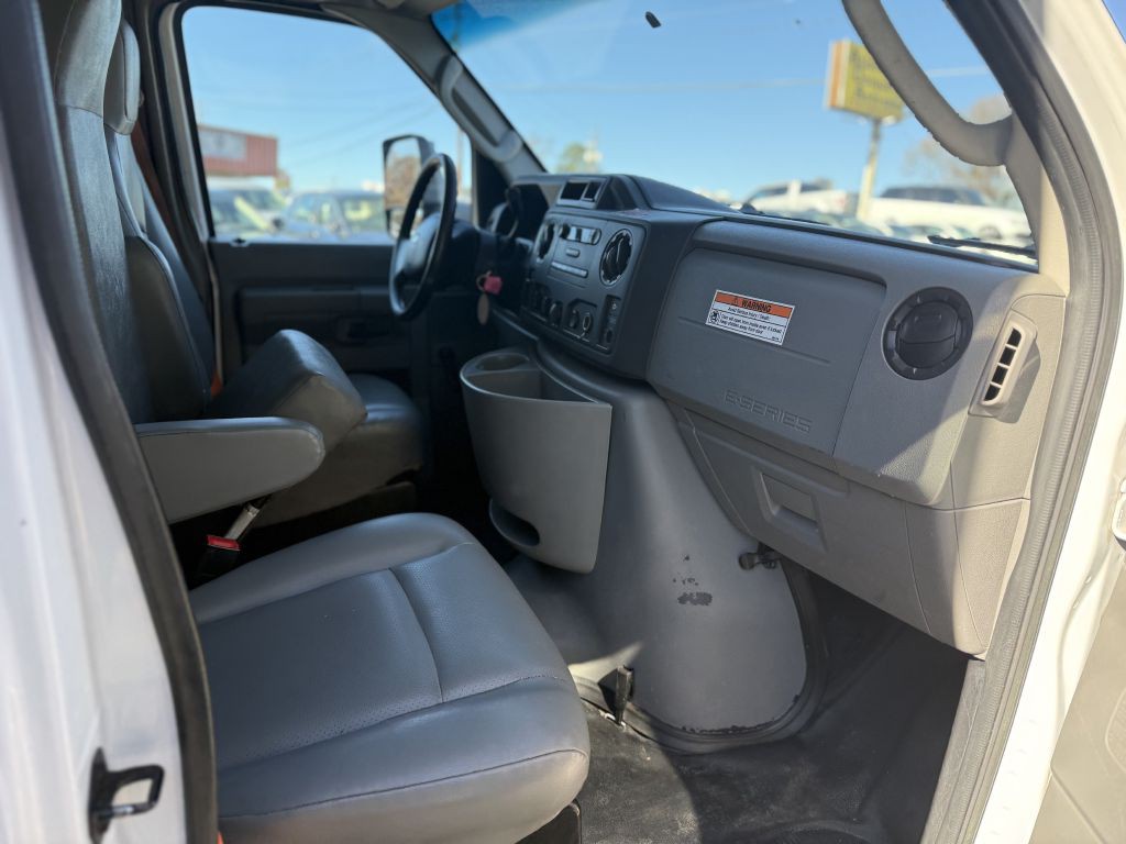 2017 Ford Econoline Image 8