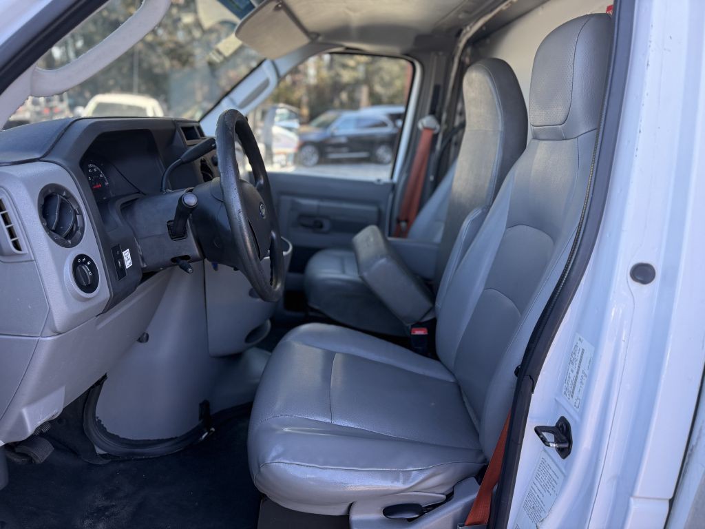 2017 Ford Econoline Image 10