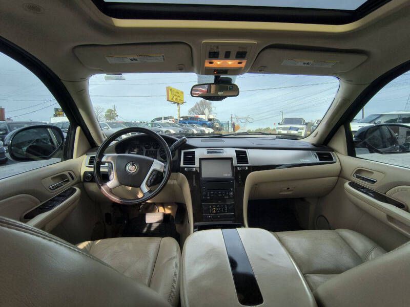 2007 Cadillac Escalade Image 15
