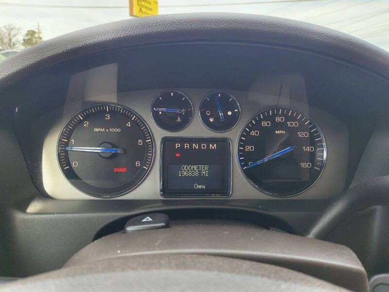 2007 Cadillac Escalade Image 22