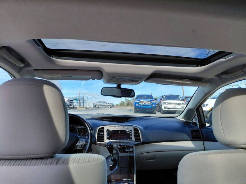 2010 Toyota Venza Image 18