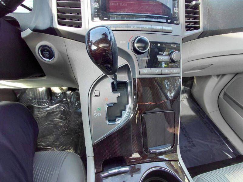 2010 Toyota Venza Image 21