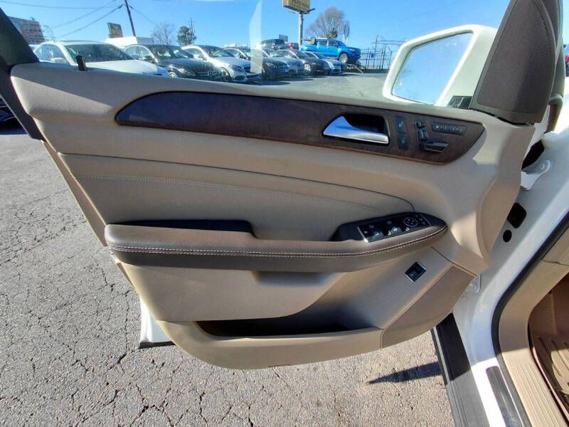 2015 Mercedes-Benz M-Class Image 11