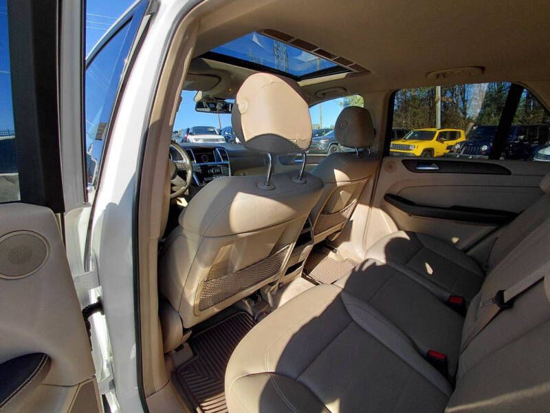 2015 Mercedes-Benz M-Class Image 12