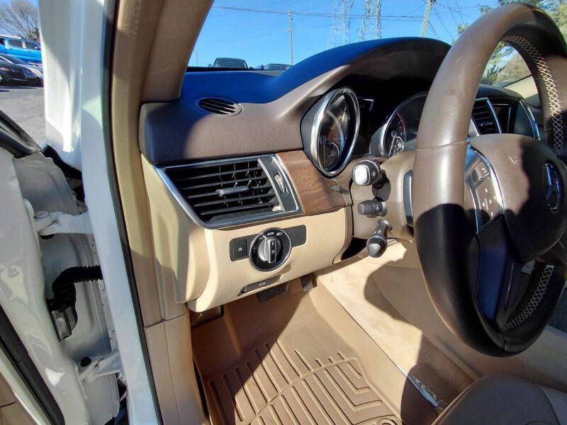 2015 Mercedes-Benz M-Class Image 19