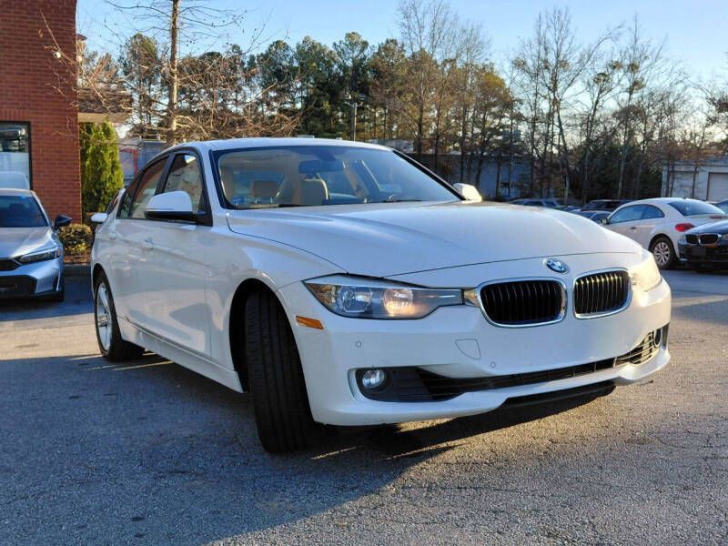 2012 BMW 3 Series Image 3