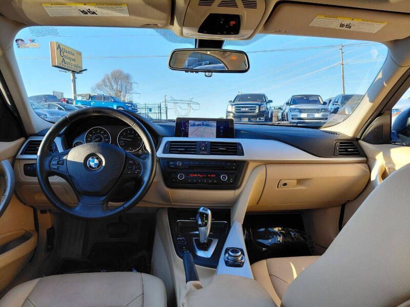 2012 BMW 3 Series Image 13