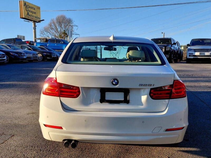 2012 BMW 3 Series Image 7