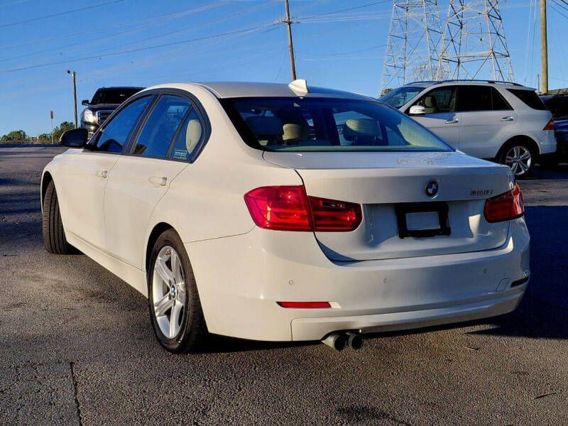 2012 BMW 3 Series Image 8