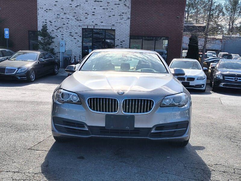 2011 BMW 5 Series Image 2