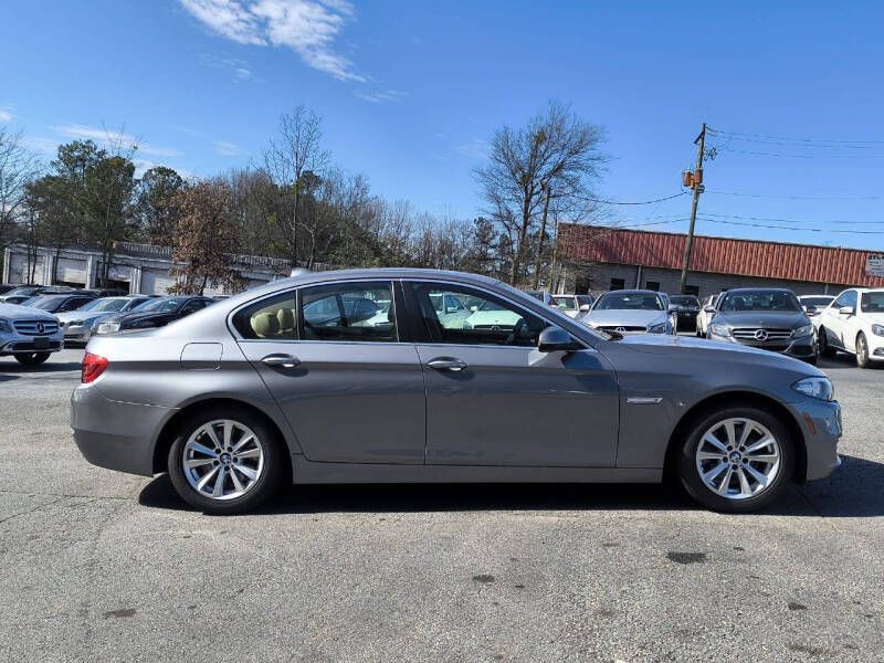 2011 BMW 5 Series Image 4